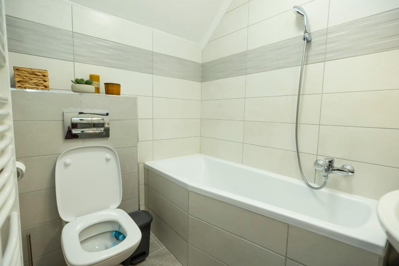 Zsendulo Apartman Apartment Eger Luaran gambar