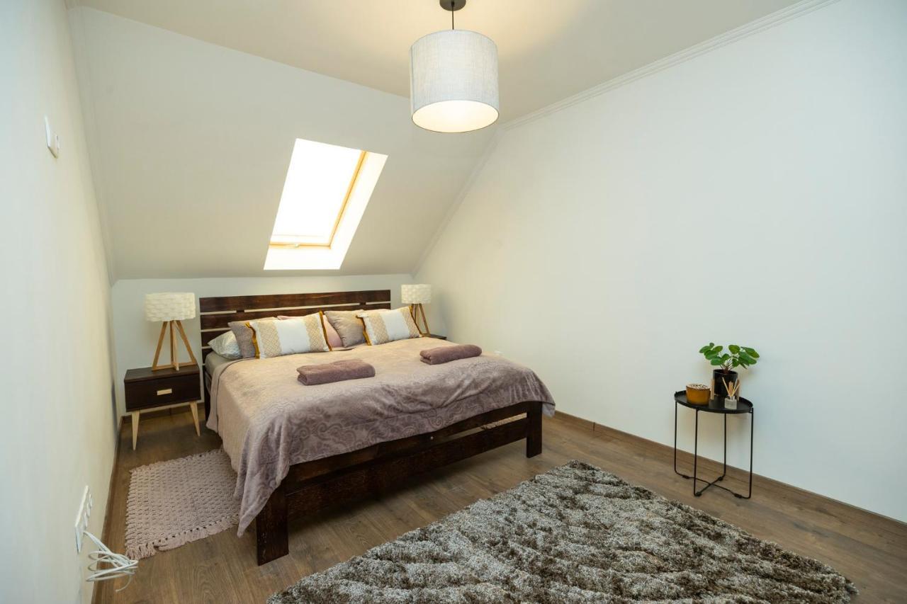 Zsendulo Apartman Apartment Eger Luaran gambar